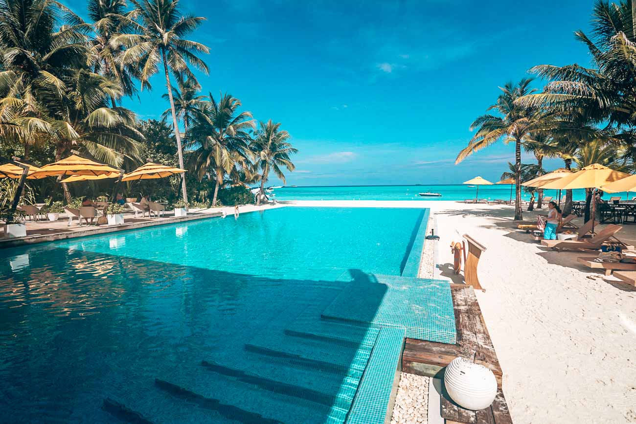 pool niyama maldives