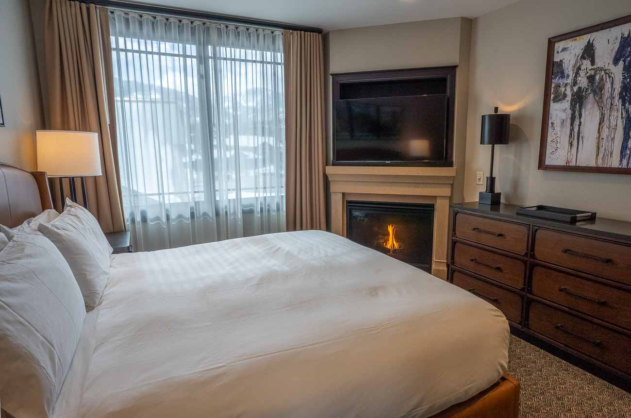 Waldorf Park City king bed suite